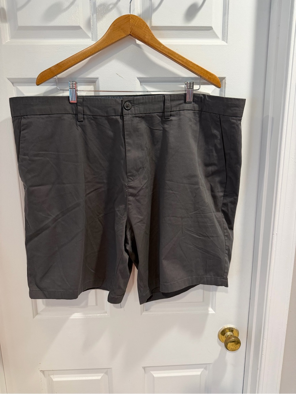 New NWOT Chaps Men's Classic Gray Chino Shorts Sz 44